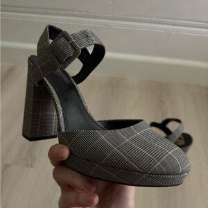 Gianni Bini Black and Brown Heeled Mary Jane Pump  (size 8.5)